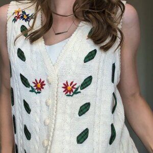 Russ State of Blue Vintage Knit Vest | Petite Medium Cream Embroidered Floral B